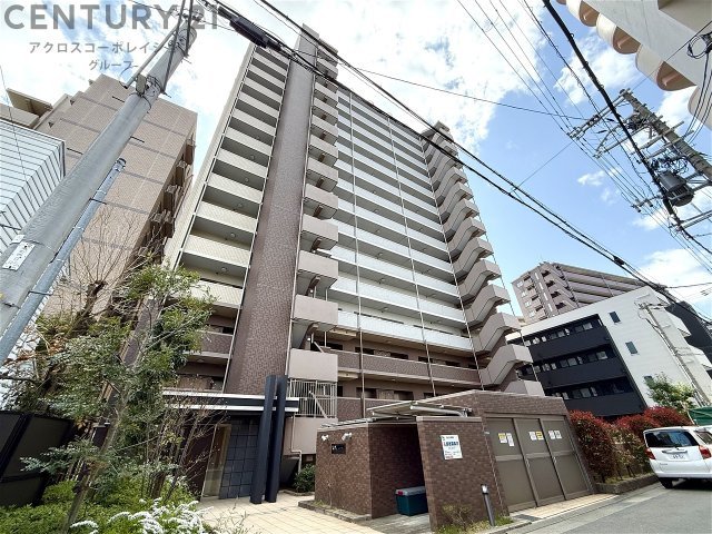 建物外観　オートロックで外部の人間が簡単に出入りできないため安心です！