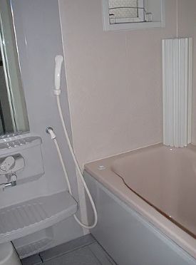 バス・シャワールーム　ゆったり過ごせるお風呂です