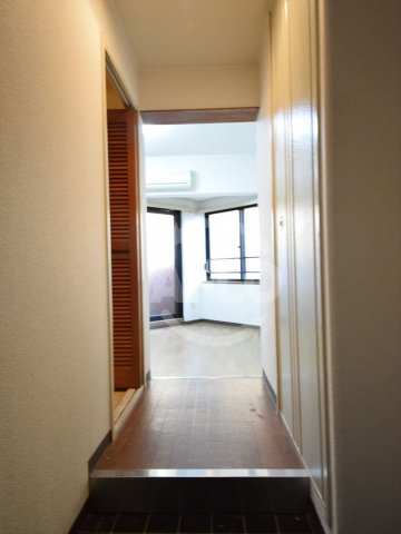 玄関　アーク上町台II番館　玄関