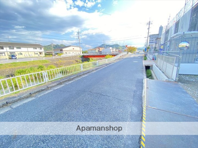 その他　前面道路（その他）まで0m