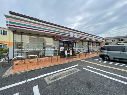コンビニ　セブンイレブン 東大阪柏田本町店（コンビニ）まで888m
