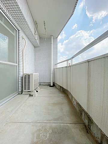 バルコニー　広々としたバルコニーです