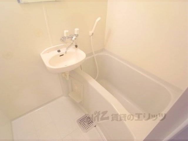 バス・シャワールーム　バス