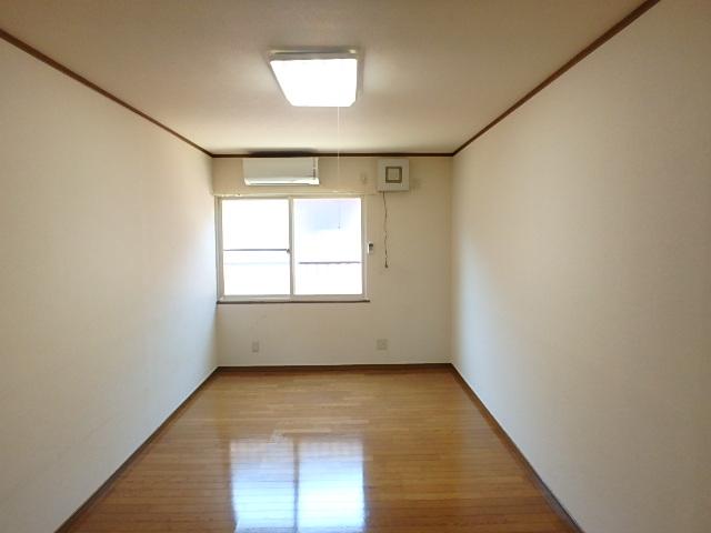 居室・リビング　洋室８帖のお部屋です