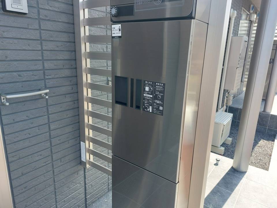 エントランス　宅配ボックス