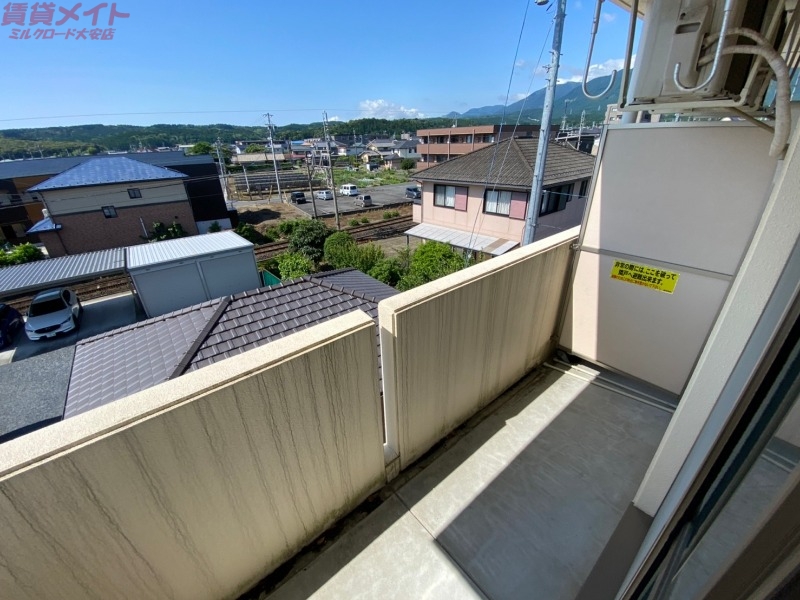 バルコニー　別部屋参考写真です。