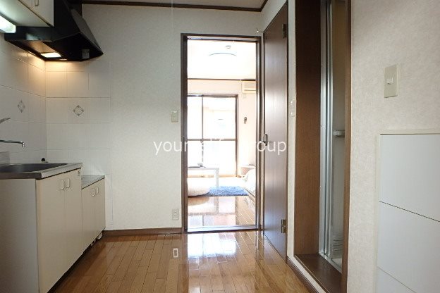 玄関　103号室参照