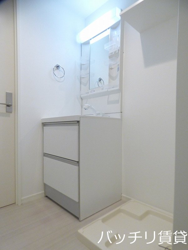 洗面設備　同型タイプの為、現状を優先致します。