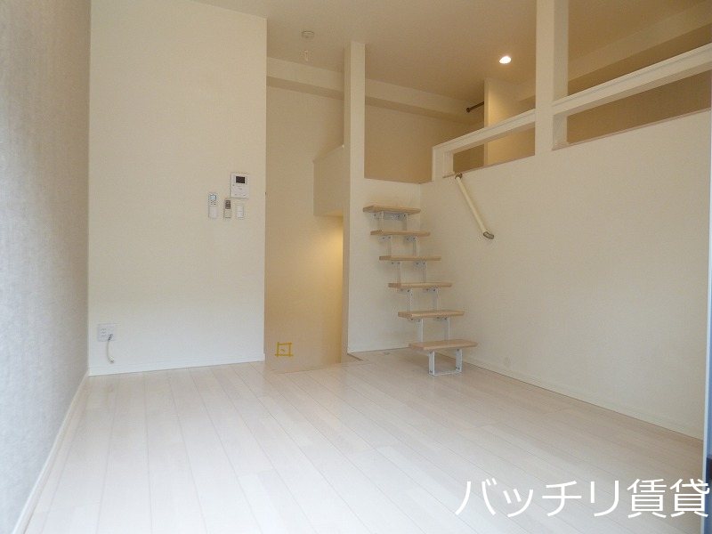 居室・リビング　同型タイプの為、現状を優先致します。