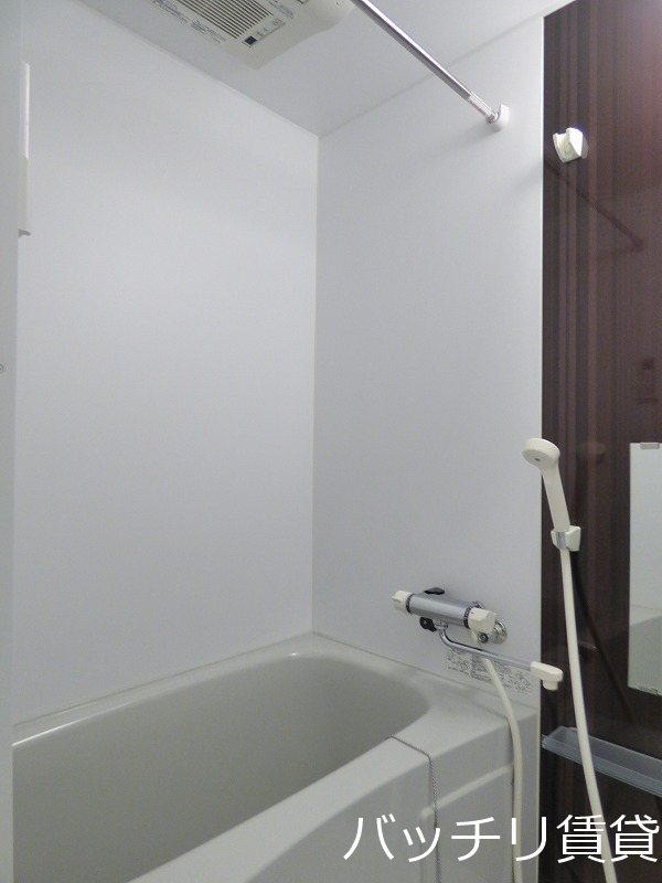 バス・シャワールーム　同型タイプの為、現状を優先致します。