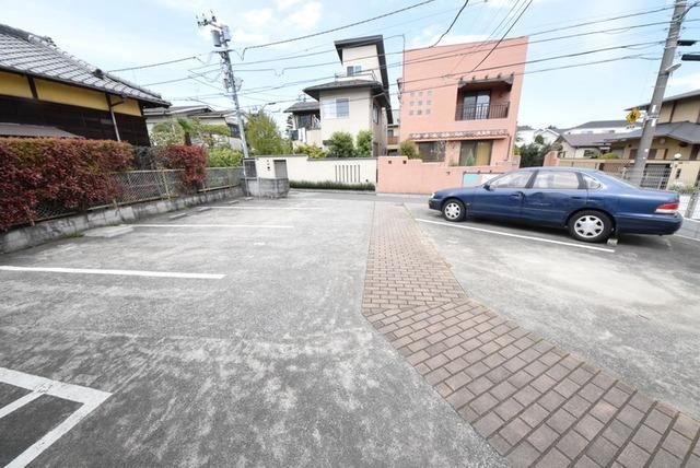 駐車場　★敷地内駐車場完備★