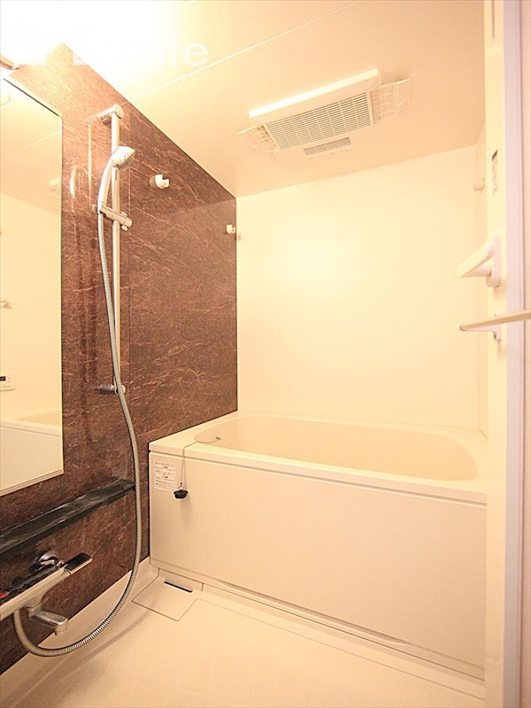 バス・シャワールーム　バスルーム