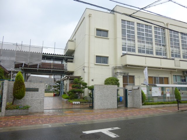 小学校　守口市立庭窪小学校（小学校）まで389m