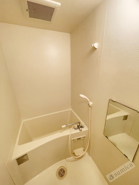 バス・シャワールーム　ちょうど良いサイズ。お掃除もラクラクです。