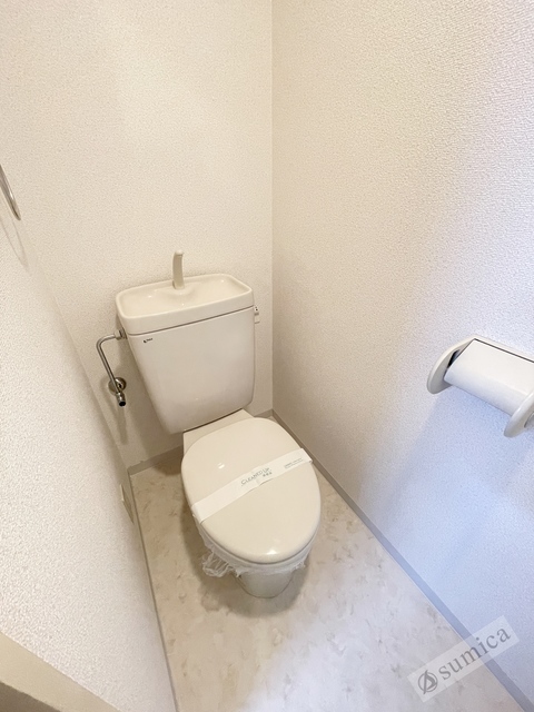 トイレ　この空間なんだか落ち着きます。清潔感のあるトイレです。