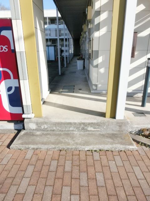 エントランス　建物エントランスです。