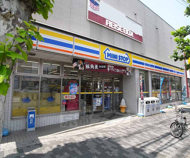 コンビニ　ミニストップ　七本松花屋町店（コンビニ）まで392m