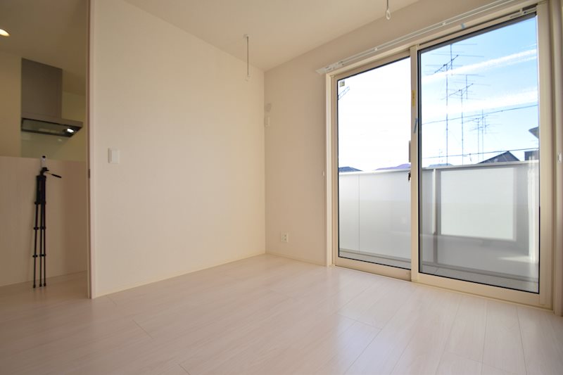 その他部屋・スペース　バルコニー付きのフローリングのお部屋です