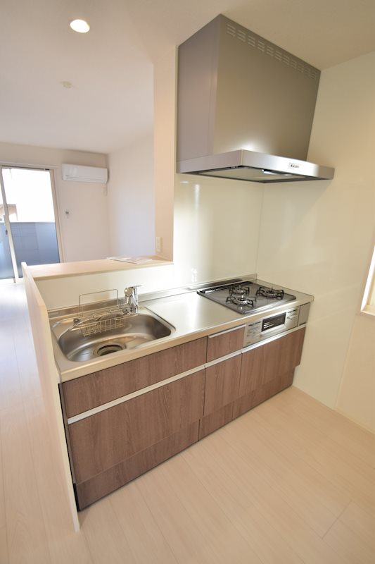 キッチン　3口コンロ・グリル付きです★