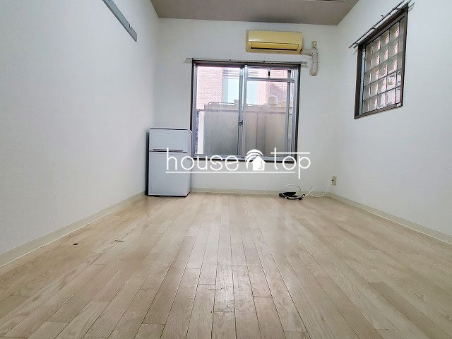 居室・リビング　2面採光の明るいお部屋