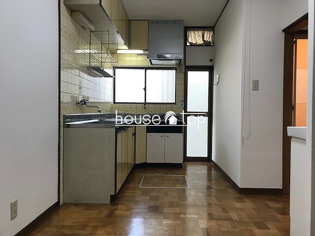 居室・リビング　●壁紙を新調済みのリビングダイニングエリア