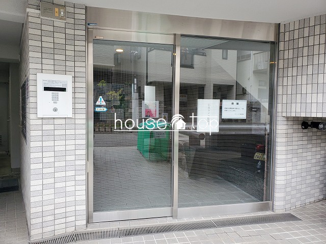 エントランス　オートロック完備