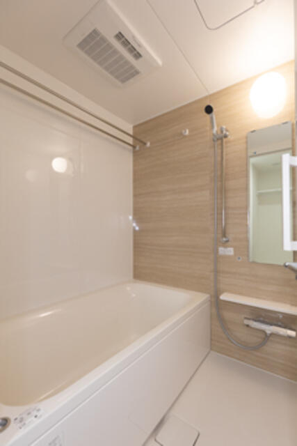 バス・シャワールーム　※写真は同タイプ住戸です。