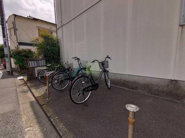 エントランス　お電話でお問合せのお客様を対象に初期費用割引中。