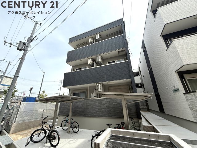 建物外観　宅配ボックス付きで不在時でも安心♪