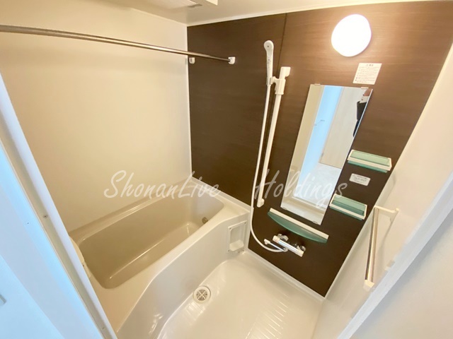 バス・シャワールーム　清潔感のあるお風呂です♪