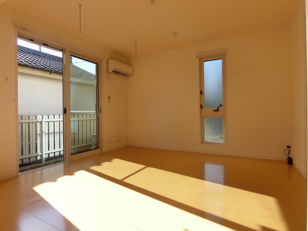 居室・リビング　角部屋前面棟の影響なく日当り良好