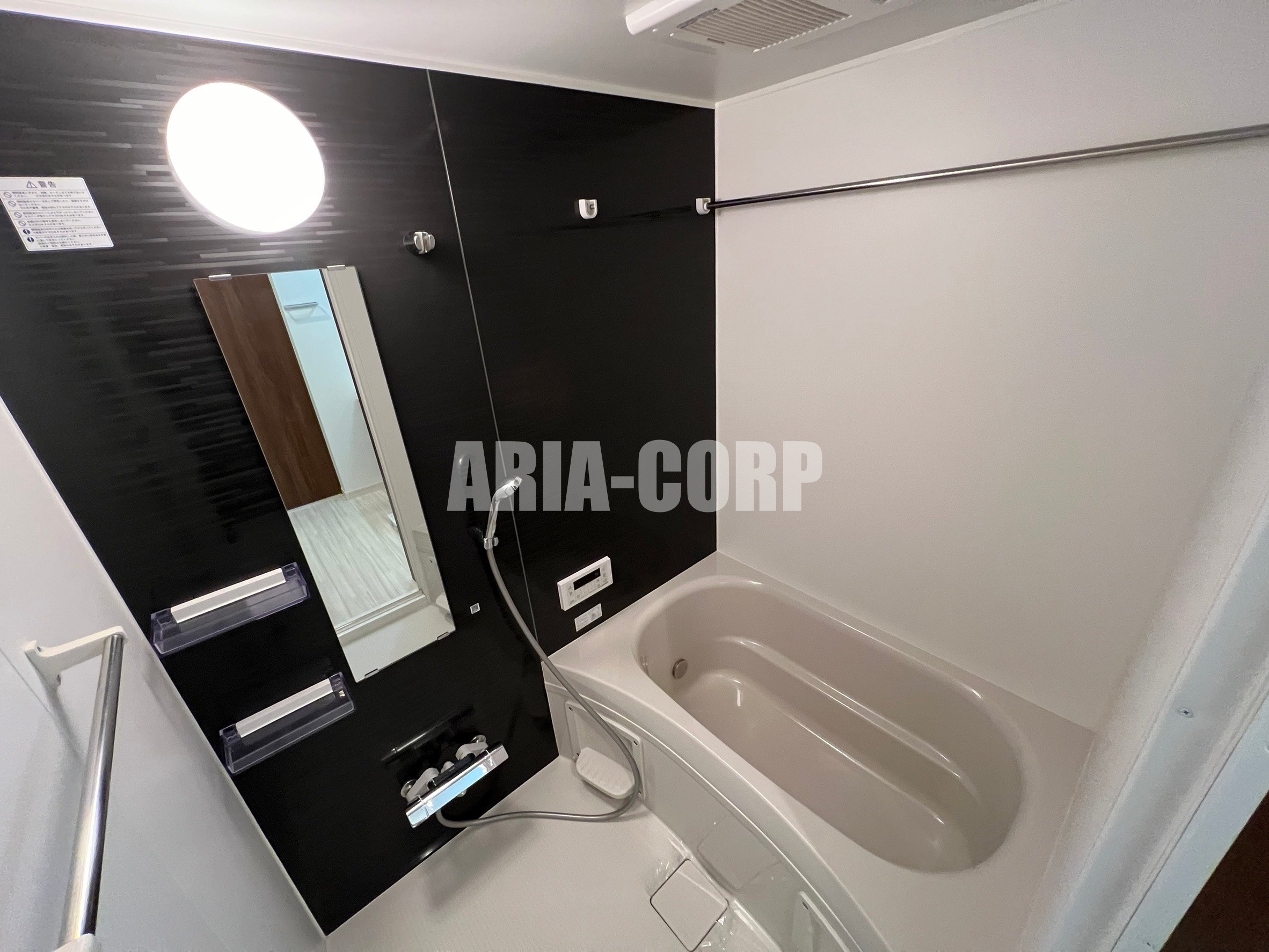 バス・シャワールーム　浴室乾燥機付♪お洒落なバスルームです◎