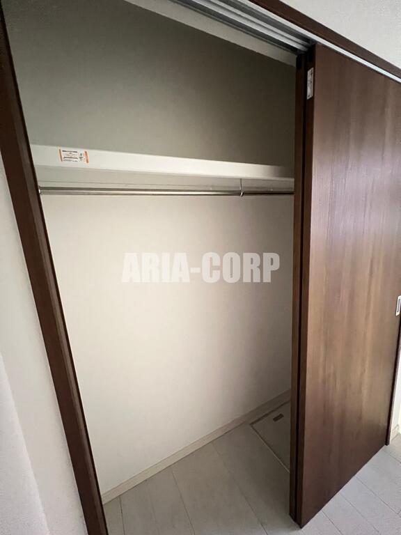 収納　洋室には壁一面のクローゼット完備◎