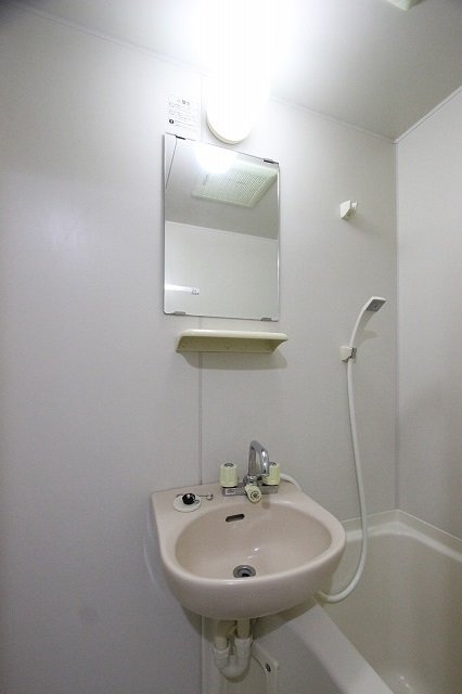 洗面設備　同物件別号室のものです。