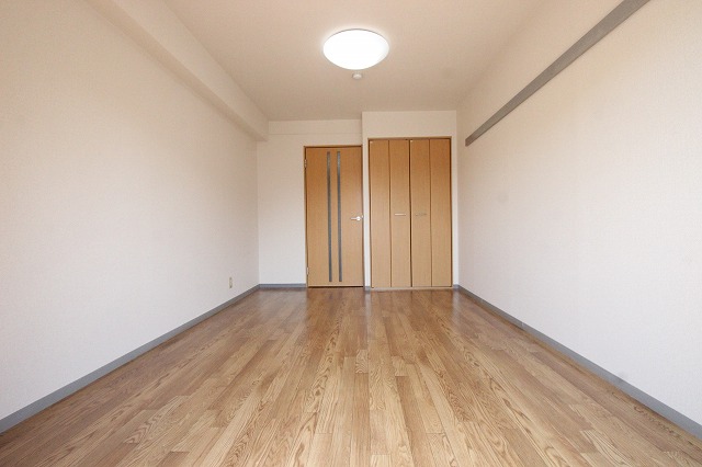 居室・リビング　同物件別号室のものです。