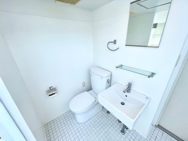 トイレ　別号室・参考写真（実際のお部屋とは異なります）