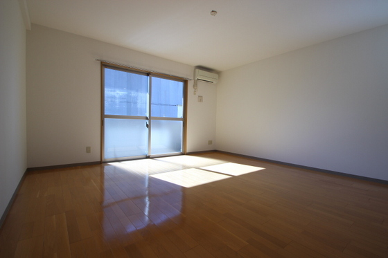 居室・リビング　※別部屋の写真です