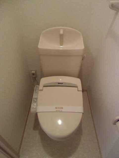 トイレ　温水洗浄暖房便座