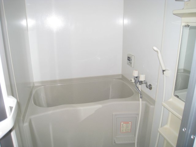 バス・シャワールーム　同物件別号室の写真です。