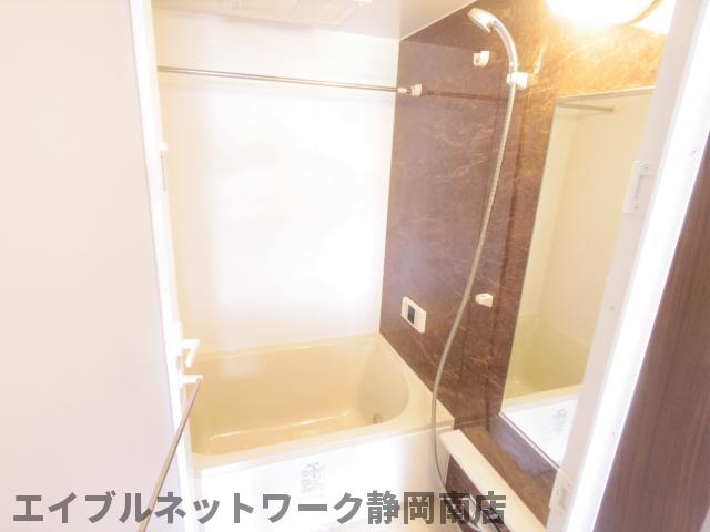 バス・シャワールーム　きれいなお風呂です