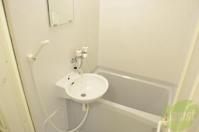 バス・シャワールーム　一日の疲れを癒せます♪