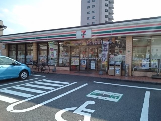 コンビニ　セブンイレブン下郡中央店（コンビニ）まで400m