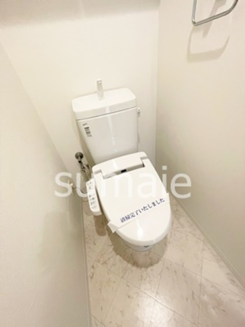 トイレ　温水洗浄便座