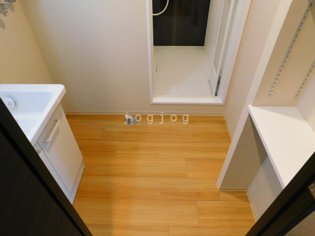 その他設備　脱衣所部分には洗濯機を設置可能です。