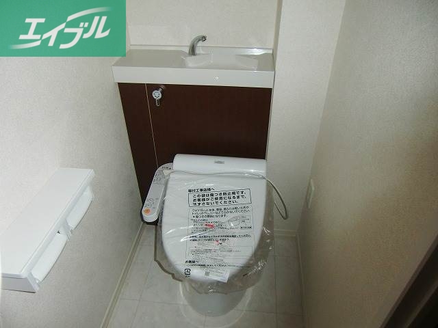 トイレ　別の類似物件の写真です。実際とは異なります。