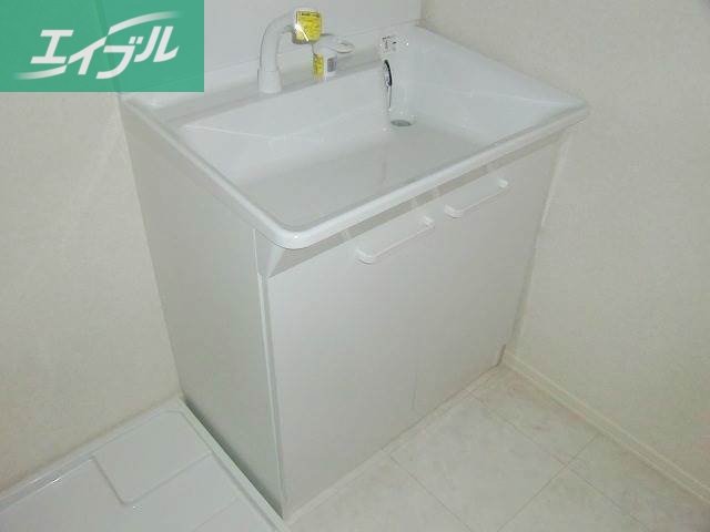 洗面設備　別の類似物件の写真です。実際とは異なります。