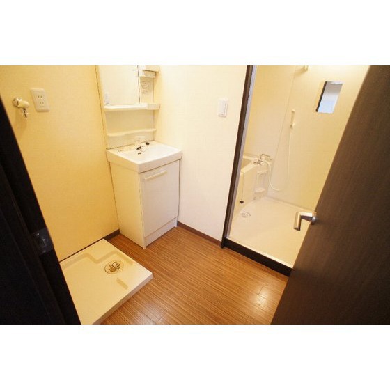 洗面設備　室内洗濯機置き場あり
