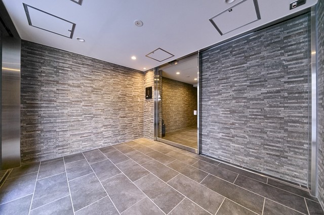 エントランス　建物の内部です