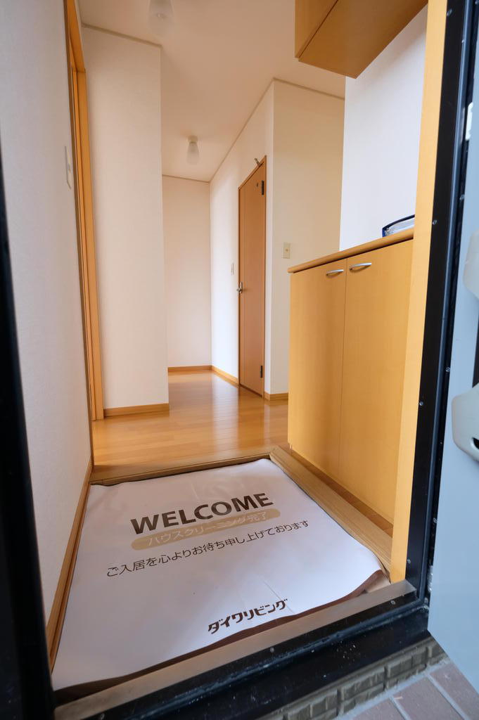 玄関　写真は別室です