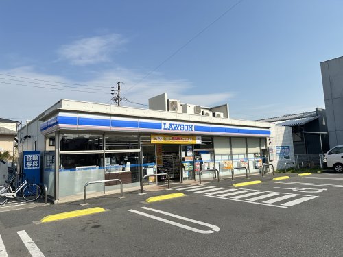 コンビニ　ローソン 南区鶴里町店（コンビニ）まで33m